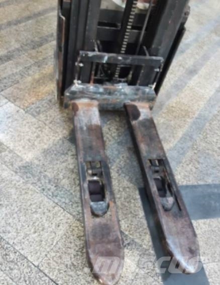 Toyota BT SWE 120 L Käsikahvelkärud