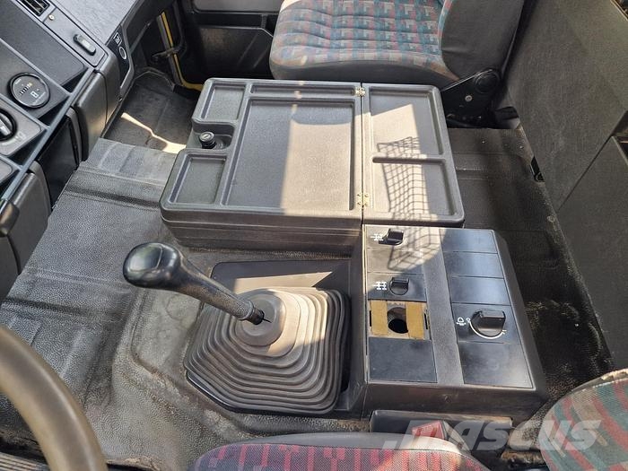 Mercedes-Benz 2527 B 6X4 Camiones de concreto