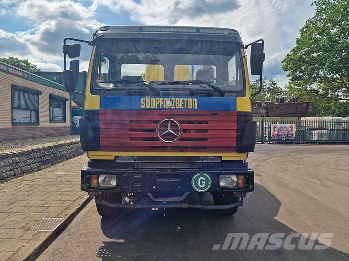 Mercedes-Benz 2527 B 6X4 Camiones de concreto
