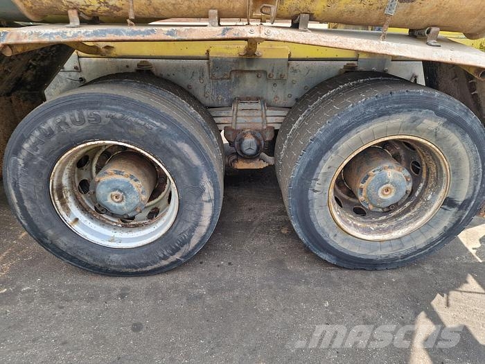 Mercedes-Benz 2527 B 6X4 Camiones de concreto