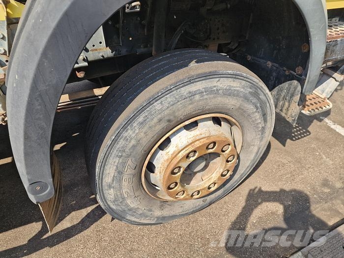 Mercedes-Benz 2527 B 6X4 Camiones de concreto