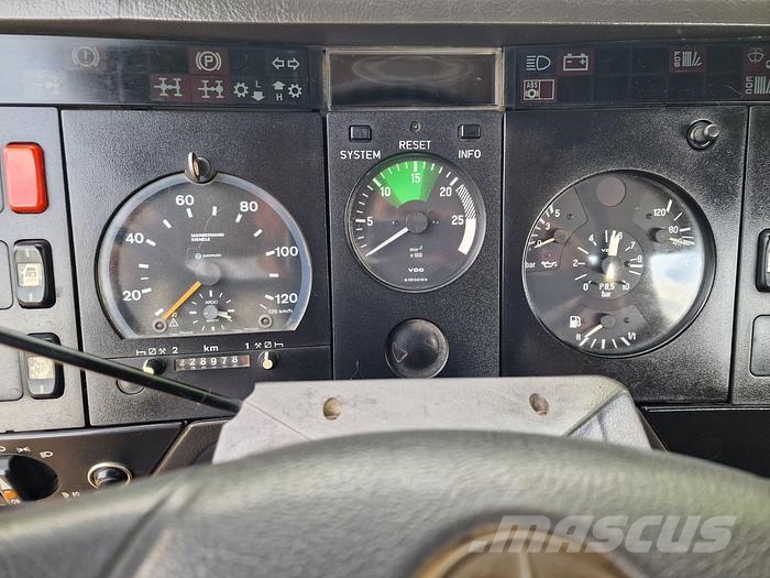 Mercedes-Benz 2527 B 6X4 Camiones de concreto