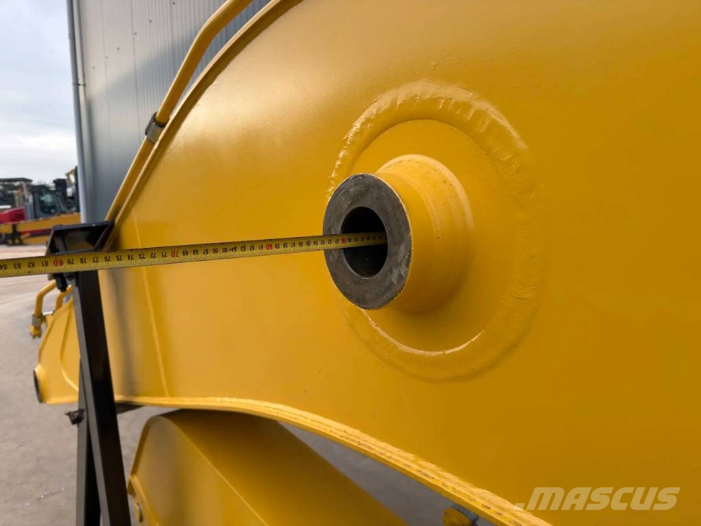 Komatsu PC220 18m set Long Reach Equipment جرافات عكسية