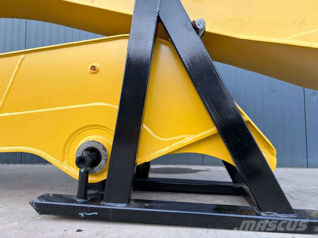 Komatsu PC220 18m set Long Reach Equipment جرافات عكسية