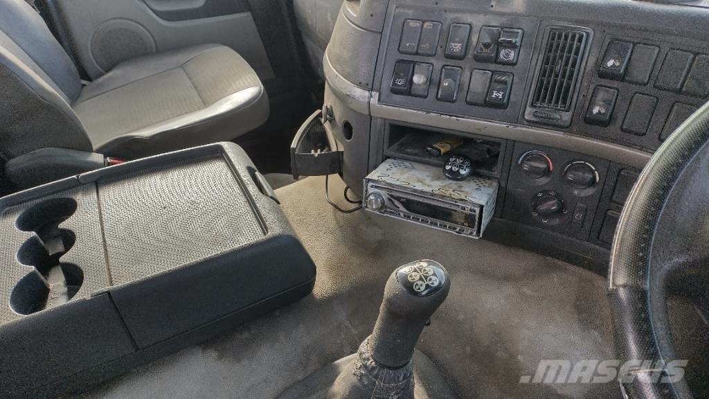 Volvo FM9 8x4 full steel,manual, mixer 油罐车