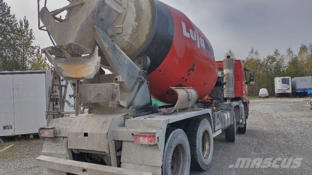 Volvo FM9 8x4 full steel,manual, mixer 油罐车