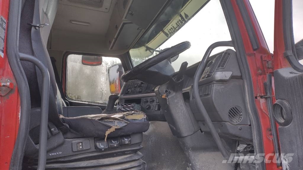 Volvo FM9 8x4 full steel,manual, mixer 油罐车