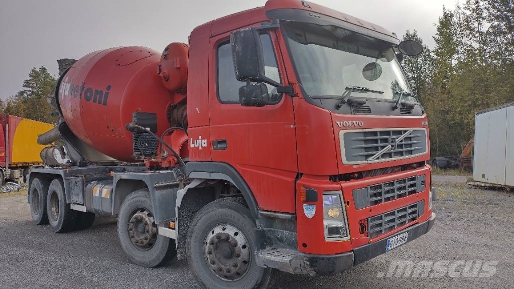 Volvo FM9 8x4 full steel,manual, mixer 油罐车
