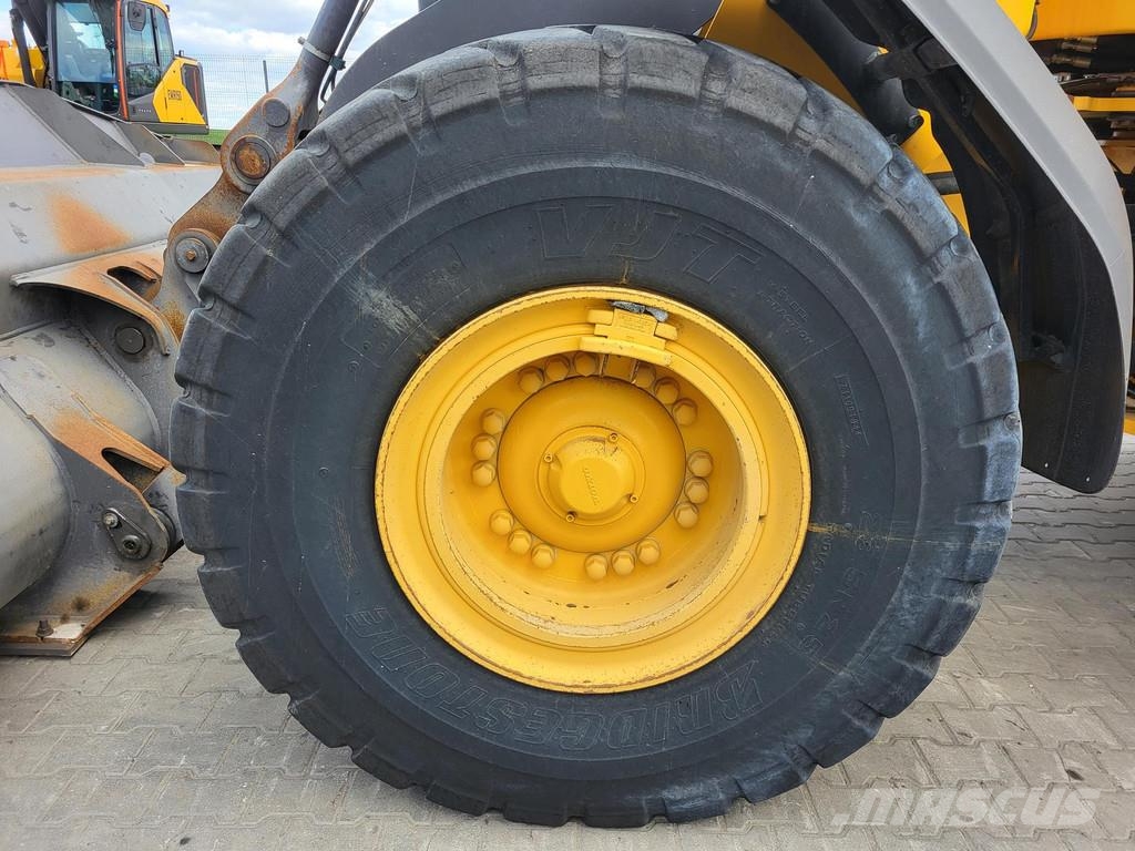 Volvo L110H2 لوادر بعجل