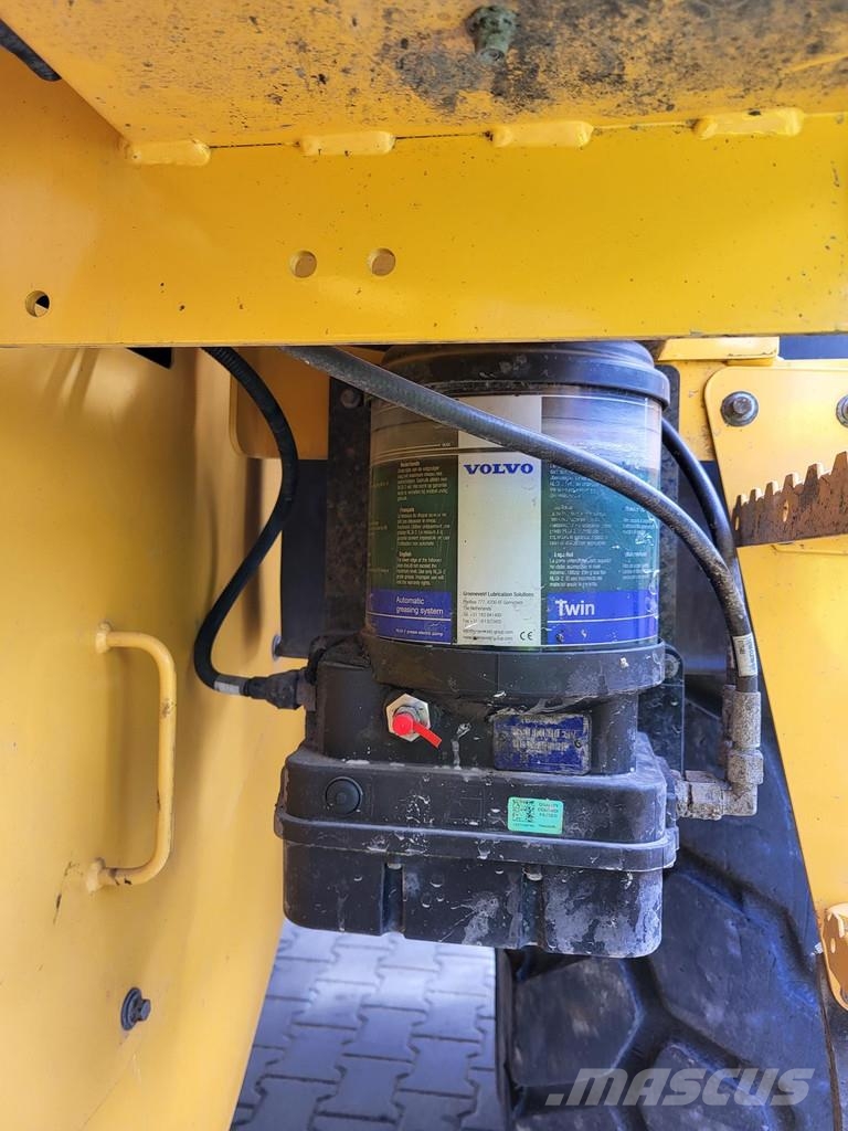 Volvo L110H2 لوادر بعجل