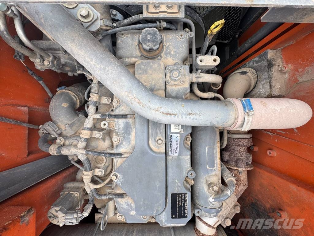 Hitachi Zaxis 135 US-3 履带挖掘机