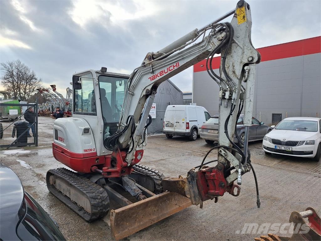 Takeuchi TB 235-2 معدات البناء - غير ذلك