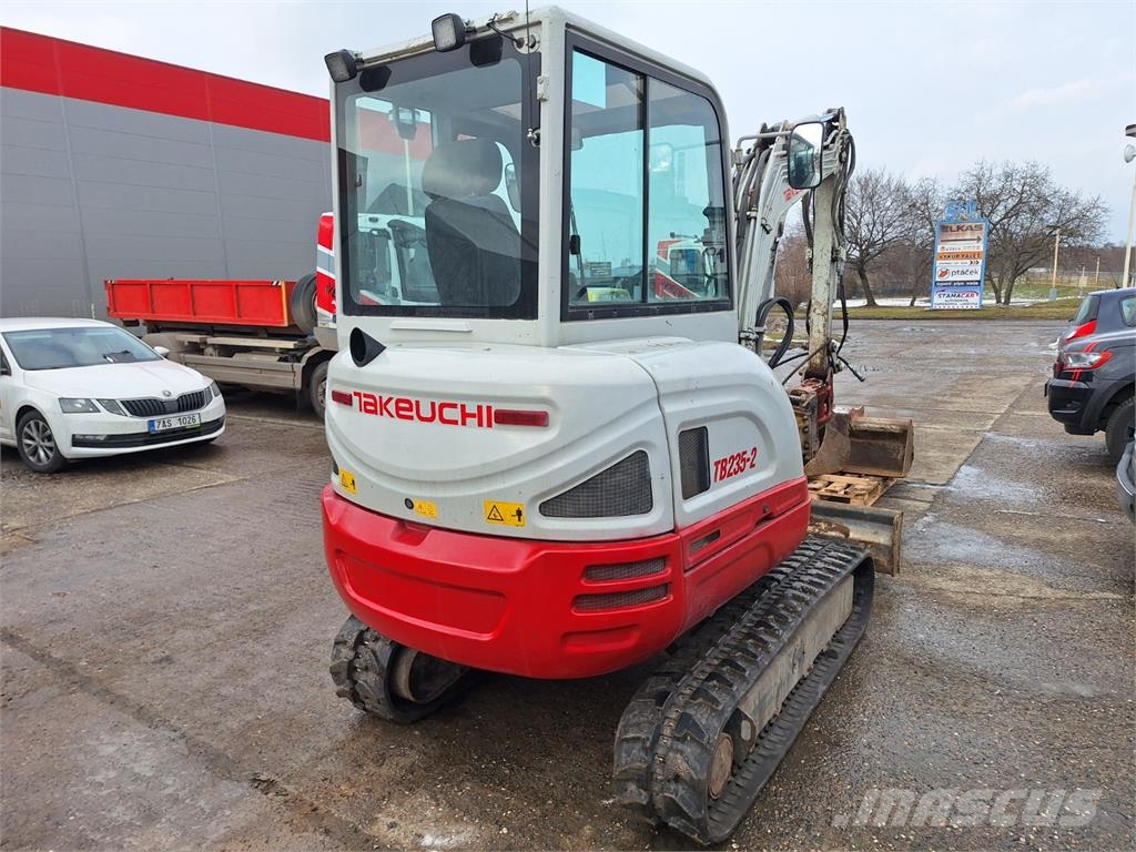 Takeuchi TB 235-2 معدات البناء - غير ذلك