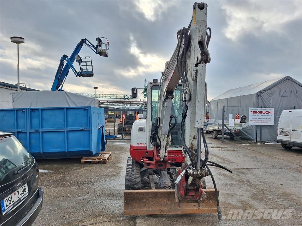 Takeuchi TB 235-2 معدات البناء - غير ذلك