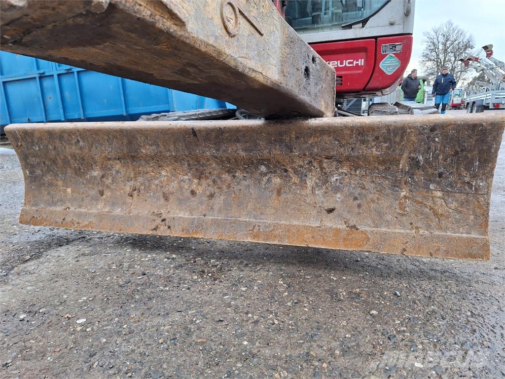 Takeuchi TB 235-2 معدات البناء - غير ذلك
