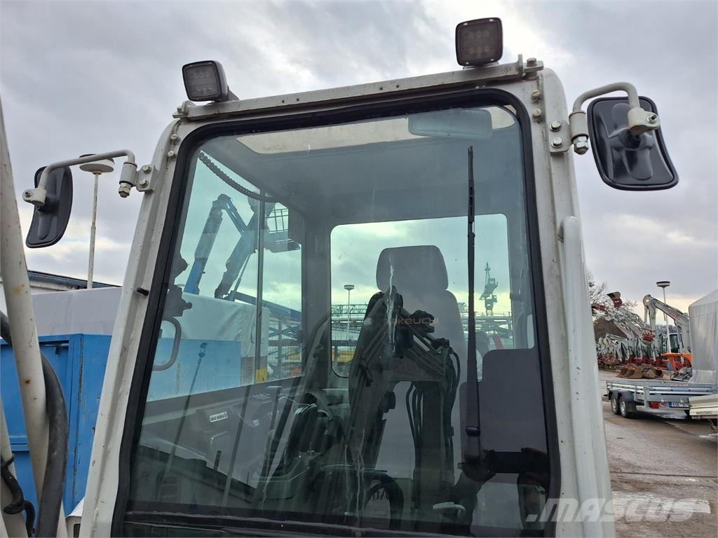 Takeuchi TB 235-2 معدات البناء - غير ذلك