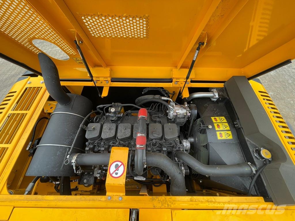 JCB 245 HD LR حفارات زحافة