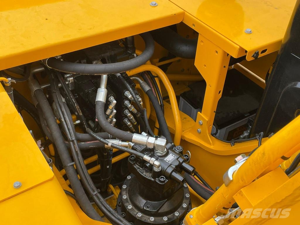 JCB 245 HD LR حفارات زحافة