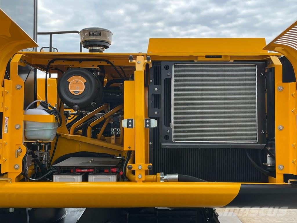 JCB 245 HD LR حفارات زحافة
