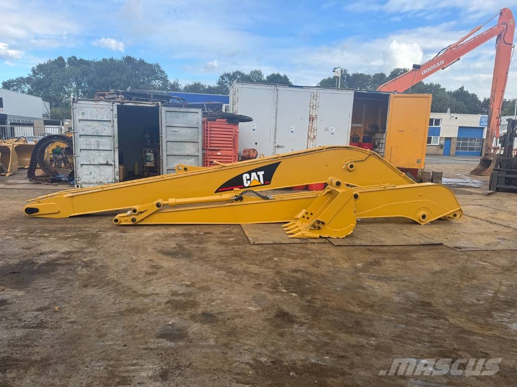 CAT 330 long reach boom 18m Excavadoras de largo alcance