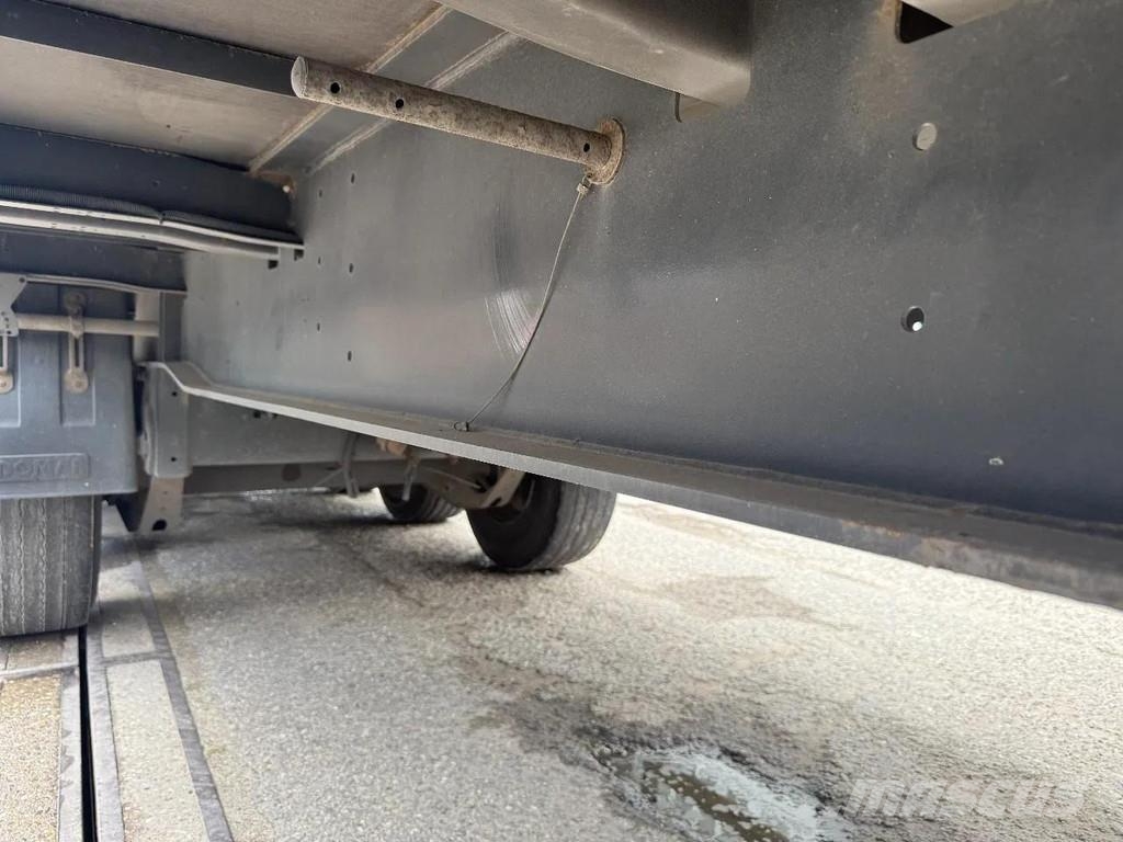 Kässbohrer XS 3 AXLE - SAF + SLIDING ROOF - DISC BRAKES Schuifzeilen