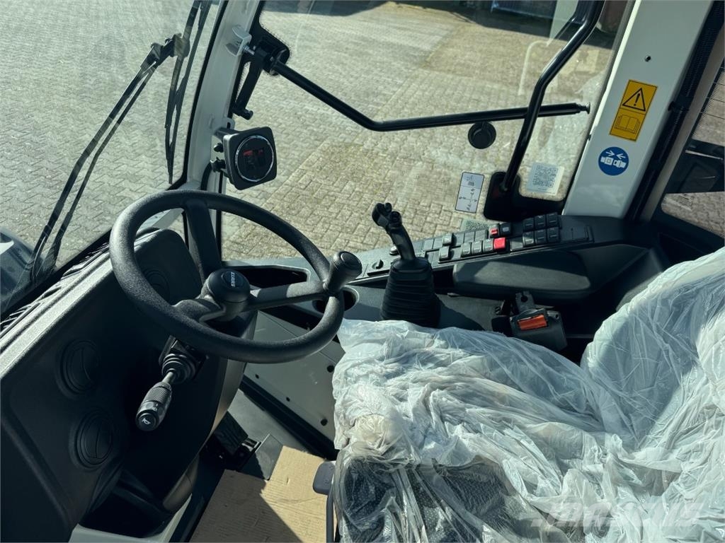 CLAAS Torion 530 لوادر بعجل