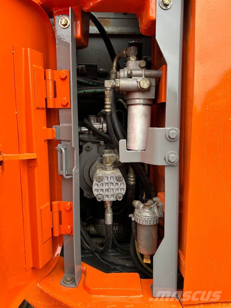 Hitachi ZX 135 US 履帶式 挖土機/掘鑿機/挖掘機