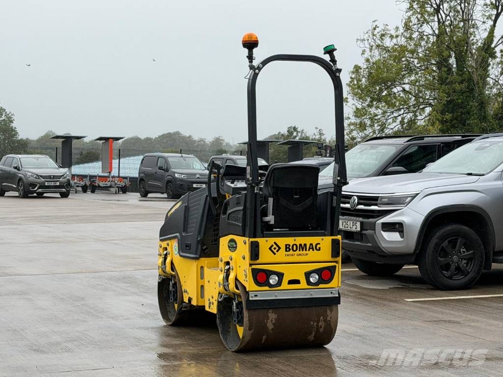 Bomag BW 80 AD-5 مداحل ثنائية الاسطوانة