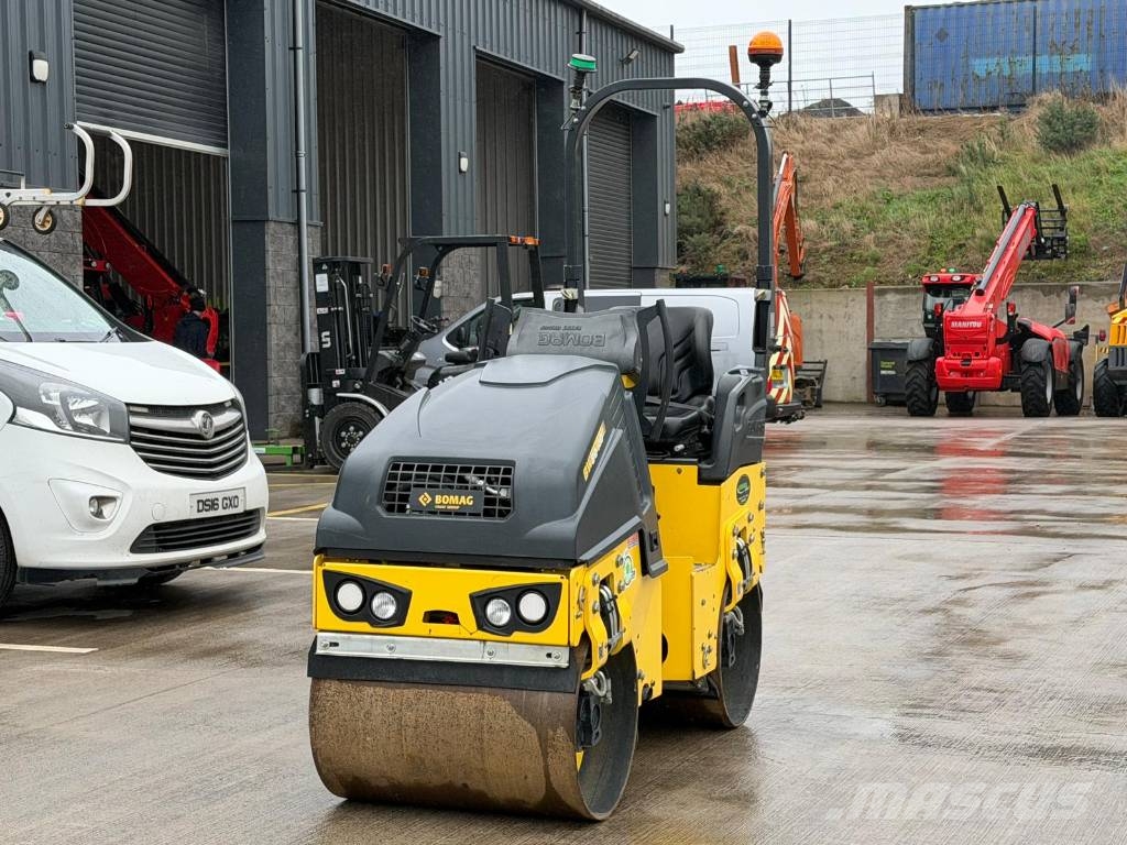 Bomag BW 80 AD-5 مداحل ثنائية الاسطوانة