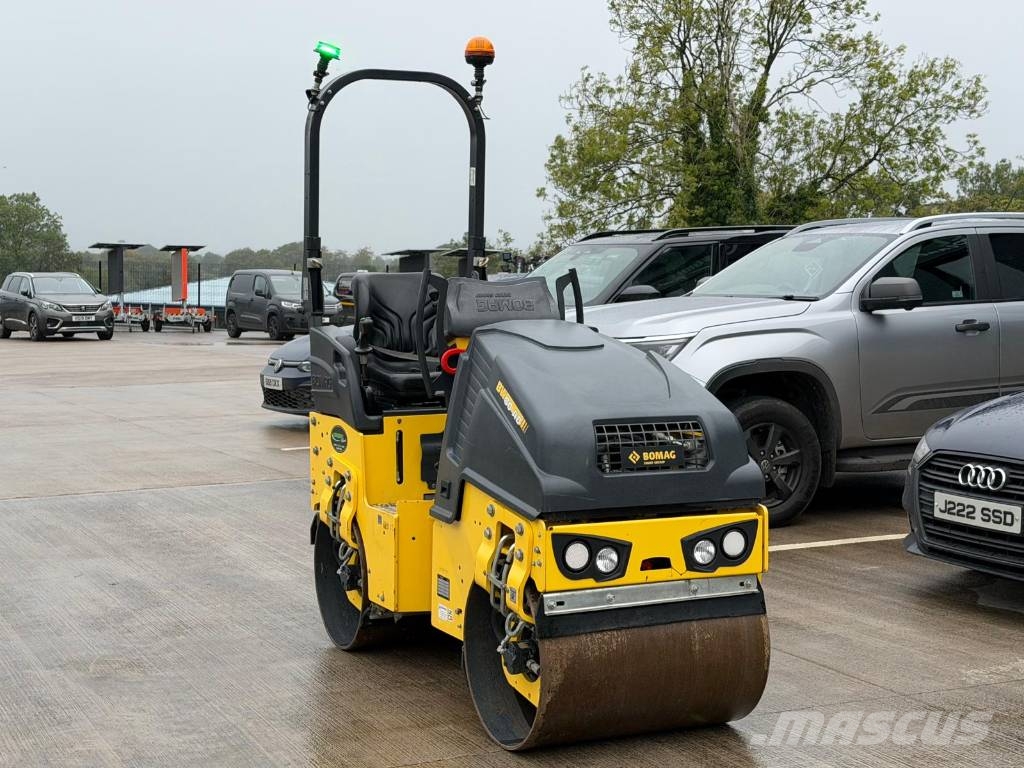 Bomag BW 80 AD-5 مداحل ثنائية الاسطوانة