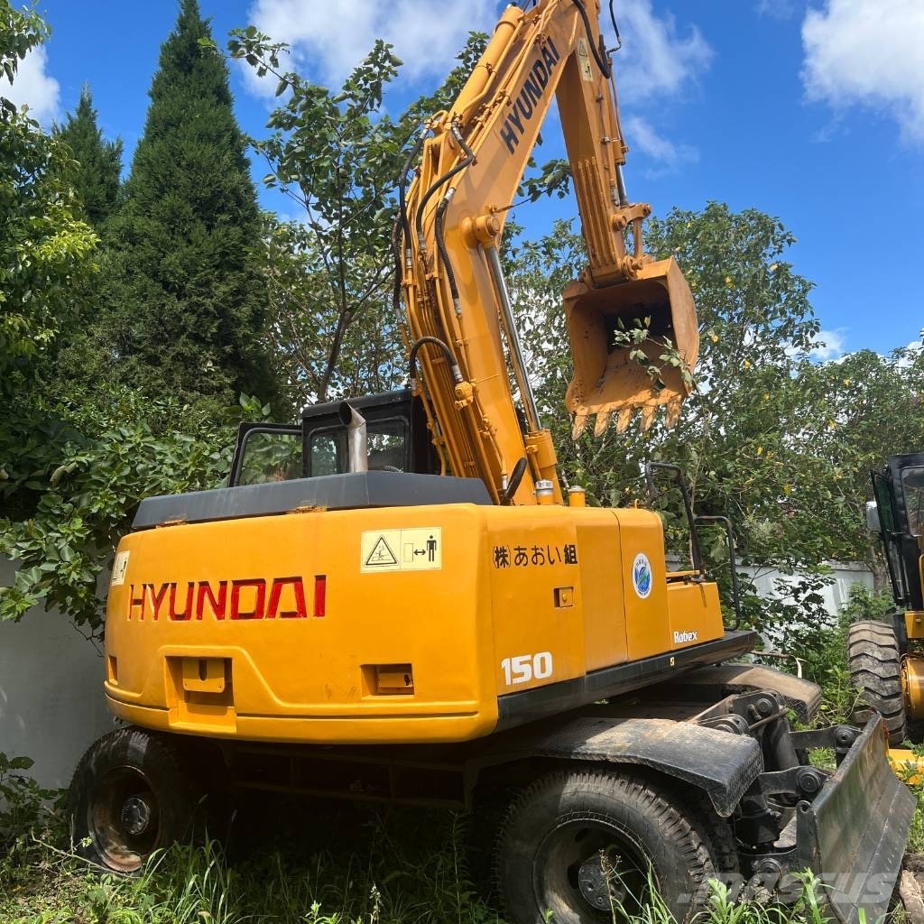 Hyundai 150 LC-9S حفارات بعجل