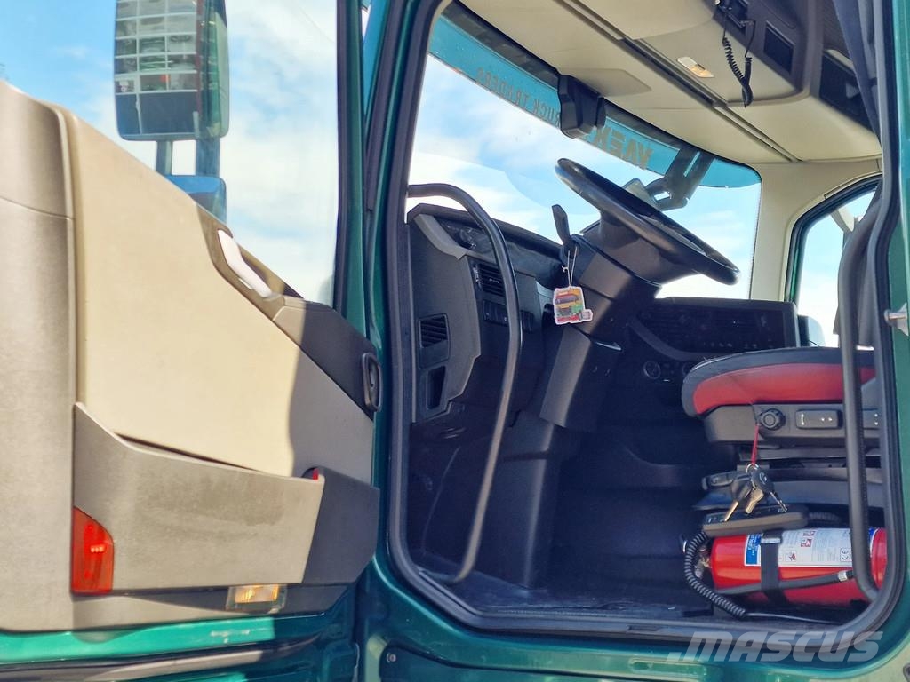 Volvo FH 13.460 Globetrotter 4x2 - ADR - Chassis cover - Trekkvogner