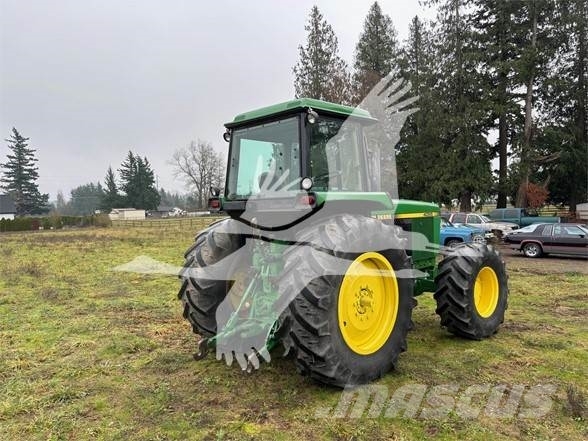 John Deere 4055 Traktorji