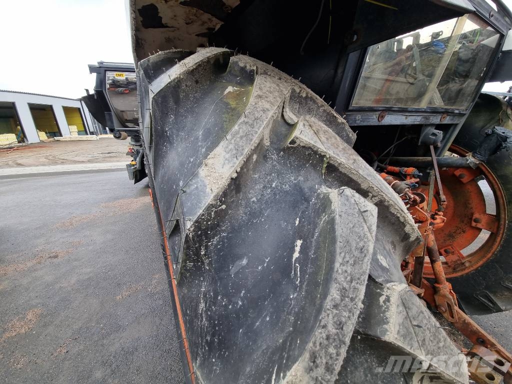 Case IH 1490 / FUK863 Traktorji