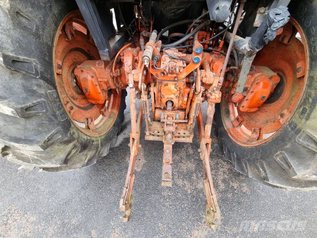 Case IH 1490 / FUK863 Traktorji