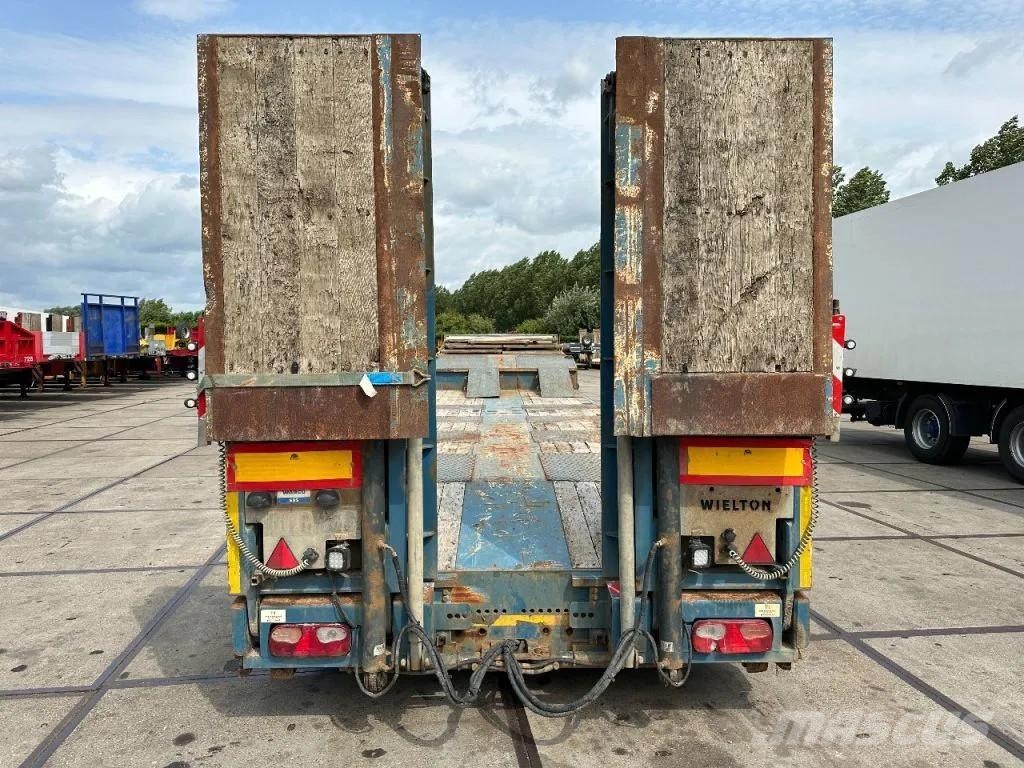 Wielton 4 AXLE WITH RAMPS Low loader yari çekiciler