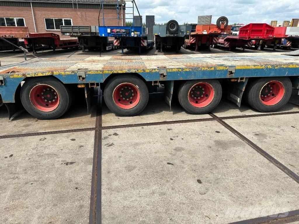 Wielton 4 AXLE WITH RAMPS Low loader yari çekiciler