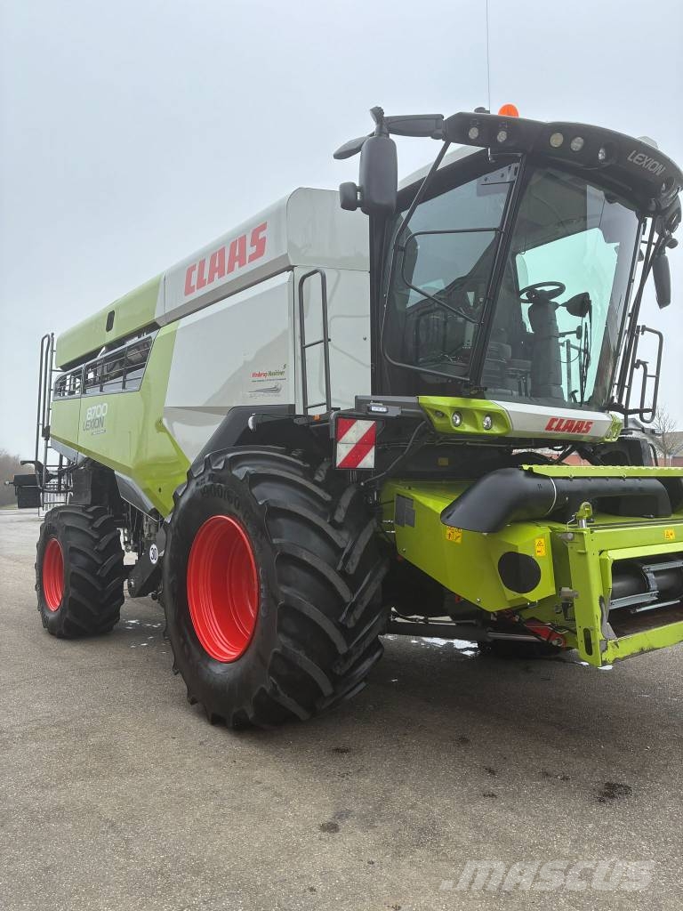 CLAAS Lexion 8700 Kombinované zberacie stroje