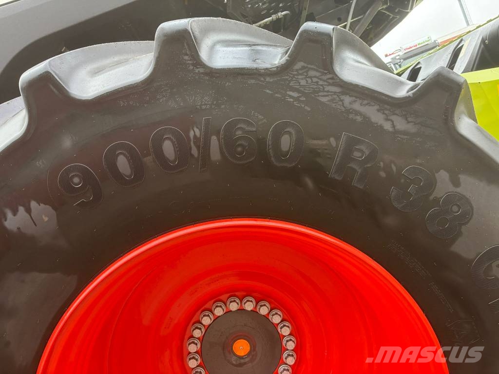 CLAAS Lexion 8700 Kombinované zberacie stroje