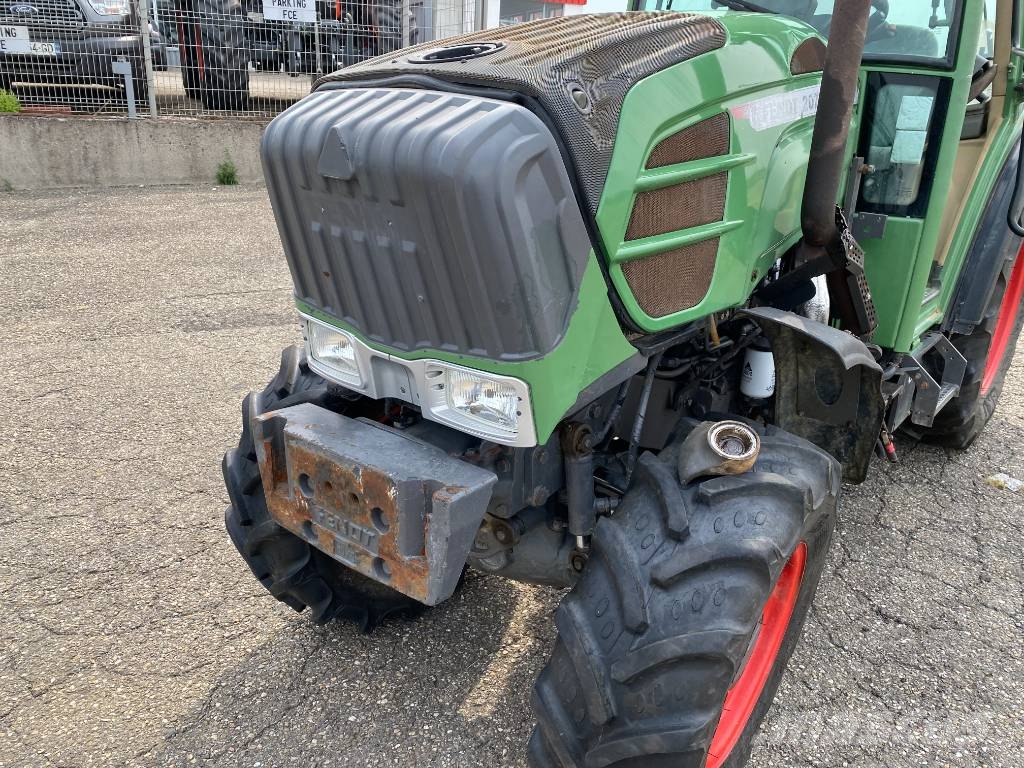 Fendt 207-V / Vario TMS Carte Grise Française endommagé Tractors
