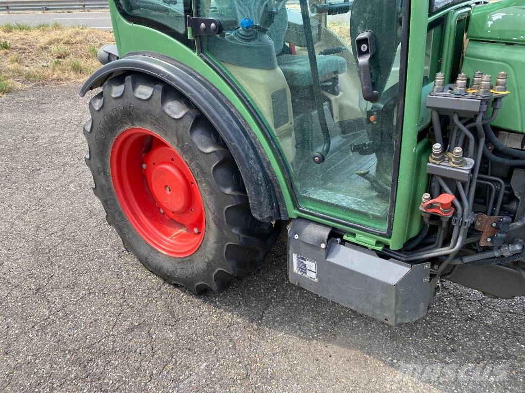 Fendt 207-V / Vario TMS Carte Grise Française endommagé Tractors