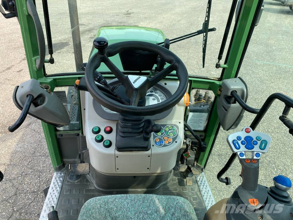 Fendt 207-V / Vario TMS Carte Grise Française endommagé Tractors