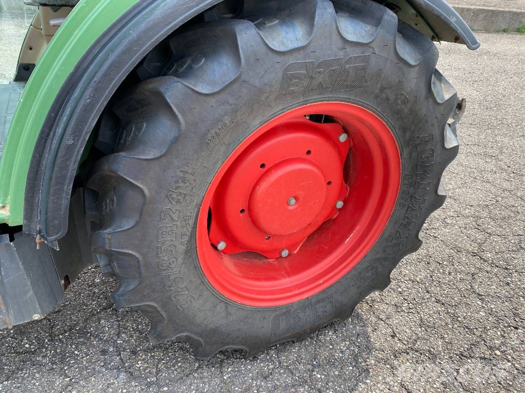 Fendt 207-V / Vario TMS Carte Grise Française endommagé Tractors