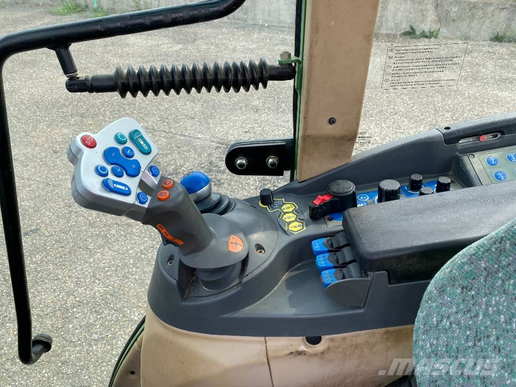 Fendt 207-V / Vario TMS Carte Grise Française endommagé Tractors