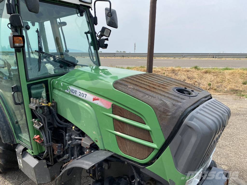 Fendt 207-V / Vario TMS Carte Grise Française endommagé Tractors