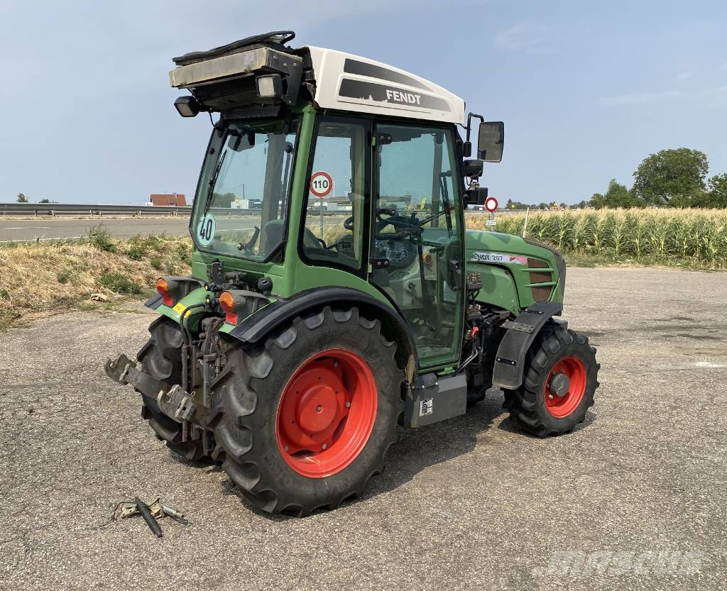 Fendt 207-V / Vario TMS Carte Grise Française endommagé Tractors