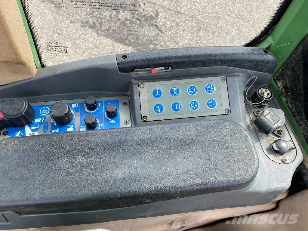 Fendt 207-V / Vario TMS Carte Grise Française endommagé Tractors