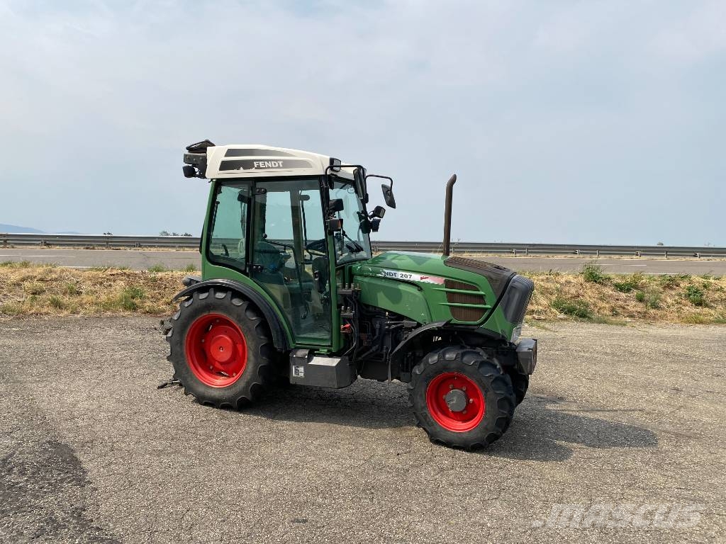 Fendt 207-V / Vario TMS Carte Grise Française endommagé Tractors