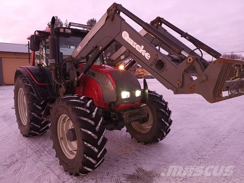 Valtra N 141 Трактори