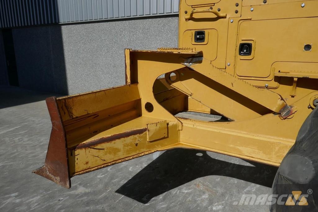 CAT 525D Débusqueur